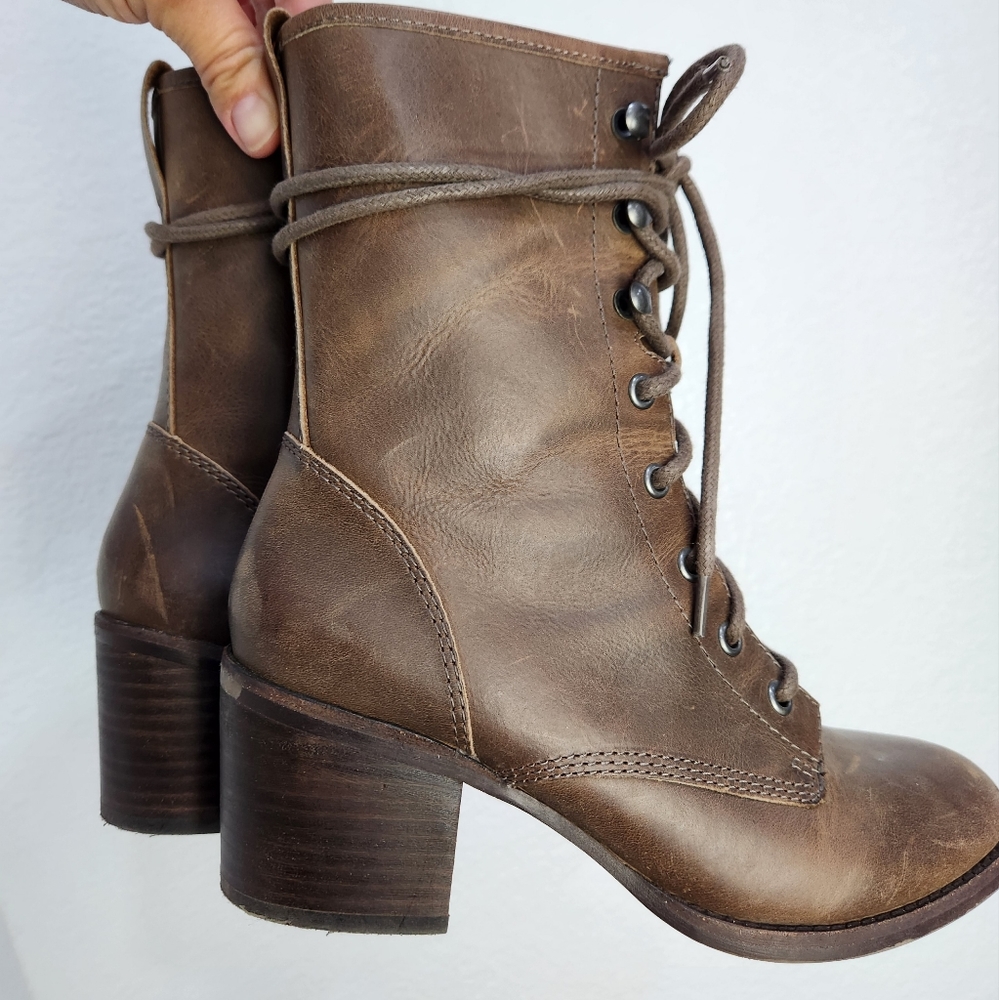 Boots - Picture 2 of 10